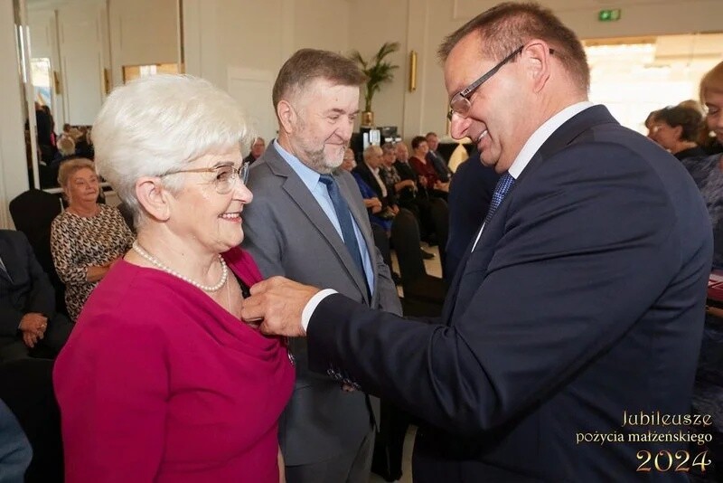 7 listopada 2024 r. Waldemar Socha - Prezydent Miasta Żory spotkał się z parami małżeńskimi świętującymi 50., 60. i 65. rocznicę ślubu / fot. UM Żory