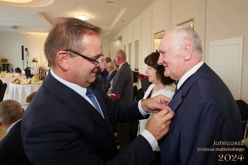 7 listopada 2024 r. Waldemar Socha - Prezydent Miasta Żory spotkał się z parami małżeńskimi świętującymi 50., 60. i 65. rocznicę ślubu / fot. UM Żory