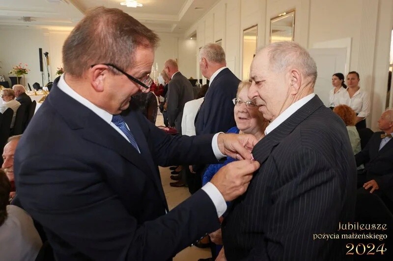 7 listopada 2024 r. Waldemar Socha - Prezydent Miasta Żory spotkał się z parami małżeńskimi świętującymi 50., 60. i 65. rocznicę ślubu / fot. UM Żory