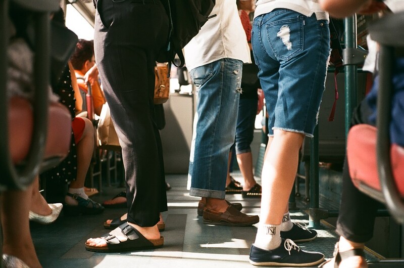 Żory: W zdarzeniu spowodowanym przez pieszą zostały ranne dwie pasażerki autobusu