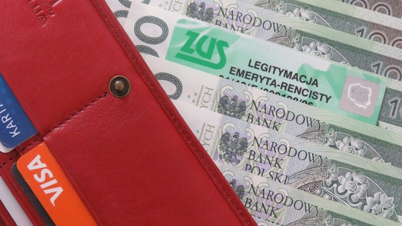 ZUS: wypłata emerytur i rent jeszcze przed świętami