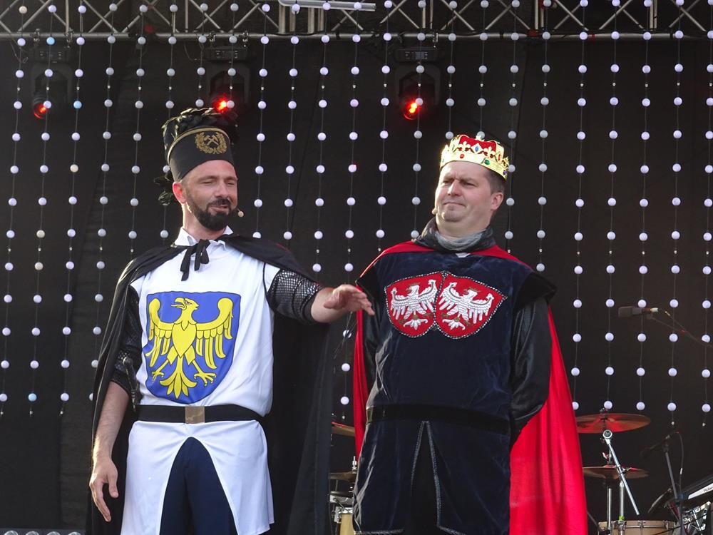 Drugi dzień 41. Żorskiej Wiosny Młodości zgromadził tłumy. Dla zebranej publiczności wystąpili Kabaret Młodych Panów i Ewa Farna. Zobaczcie naszą fotorelację!