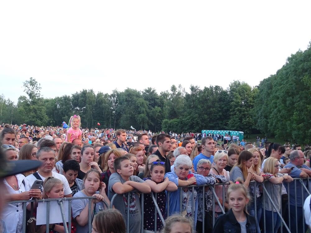 Drugi dzień 41. Żorskiej Wiosny Młodości zgromadził tłumy. Dla zebranej publiczności wystąpili Kabaret Młodych Panów i Ewa Farna. Zobaczcie naszą fotorelację!